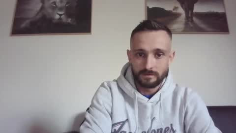 Snapshot of spyco82 chatting on March 1, 4:33 pm spyco82 online show from March 1, 4:33 pm