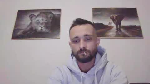 Snapshot of spyco82 chatting on March 1, 10:31 pm spyco82 online show from March 1, 10:31 pm