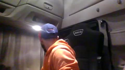 Snapshot of spyco82 chatting on November 24, 6:07 pm spyco82 online show from November 24, 6:07 pm