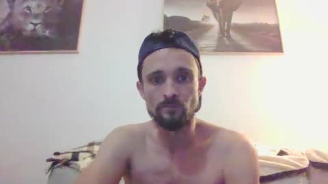 Snapshot of spyco82 chatting on December 20, 7:21 pm spyco82 online show from December 20, 7:21 pm