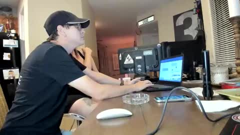 Snapshot of squirt_vip_room chatting on December 21, 4:52 am Roxy Day Mossimo Knight online show from December 21, 4:52 am