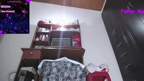 Snapshot of squirtmachinex chatting on December 4, 10:30 pm Wanda online show from December 4, 10:30 pm