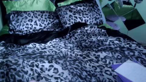 CoupleOfSquirtS online show from September 19, 8:38 am