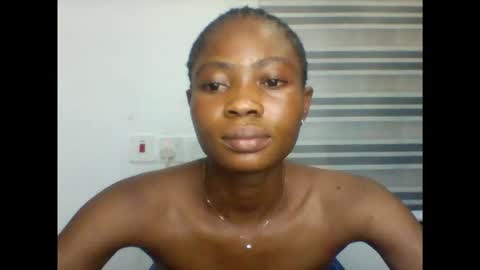 Snapshot of squirty_joy chatting on November 8, 7:34 pm Magdalen online show from November 8, 7:34 pm