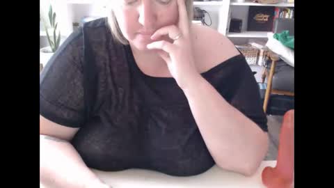 Messi Jessi online show from February 25, 5:25 pm