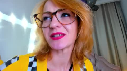 Snapshot of squirtymom chatting on October 20, 2:28 pm Alisa online show from October 20, 2:28 pm