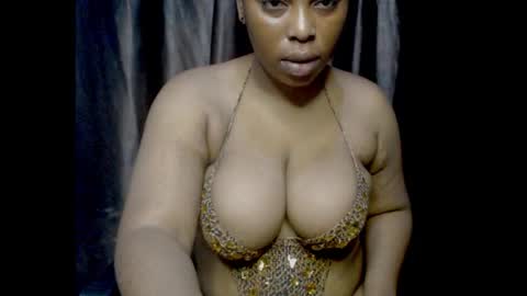 Snapshot of squirtyqueenxx chatting on September 15, 11:05 pm gold online show from September 15, 11:05 pm