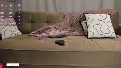 Snapshot of ssashagarter chatting on December 9, 5:40 am Alexandra online show from December 9, 5:40 am