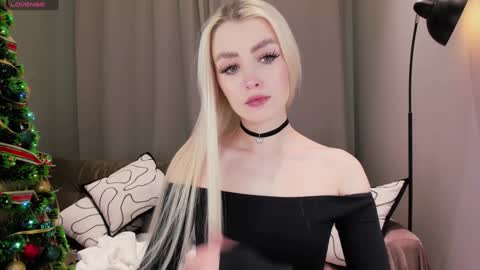 Snapshot of ssashagarter chatting on January 14, 3:47 pm Alexandra online show from January 14, 3:47 pm