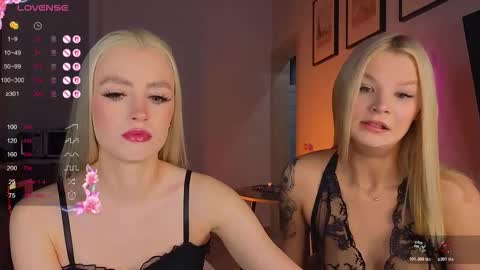 Snapshot of ssashagarter chatting on December 2, 1:44 am Alexandra online show from December 2, 1:44 am