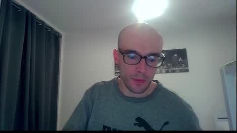 Snapshot of ssenzo chatting on December 7, 7:38 am ssenzo online show from December 7, 7:38 am