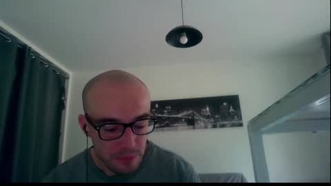 Snapshot of ssenzo chatting on December 8, 9:46 am ssenzo online show from December 8, 9:46 am