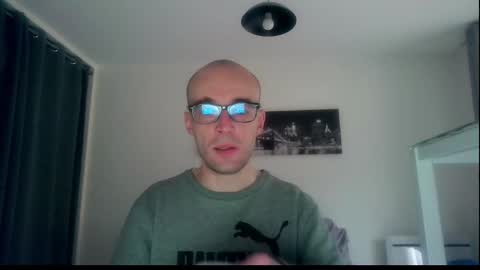 Snapshot of ssenzo chatting on January 6, 7:42 am ssenzo online show from January 6, 7:42 am