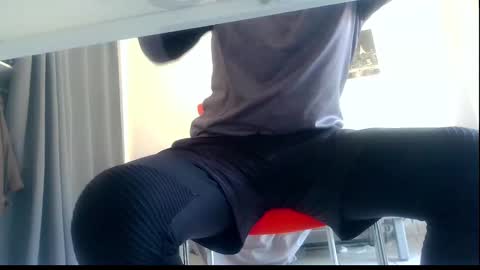 Snapshot of ssenzo chatting on February 9, 12:08 pm ssenzo online show from February 9, 12:08 pm