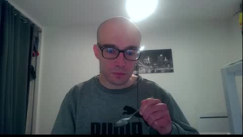 Snapshot of ssenzo chatting on February 11, 8:05 am ssenzo online show from February 11, 8:05 am