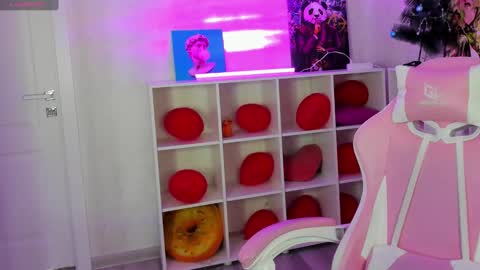 Stacey GMT5 Mo Tu We Th Fr Sa 3am -10am online show from March 7, 1:31 am