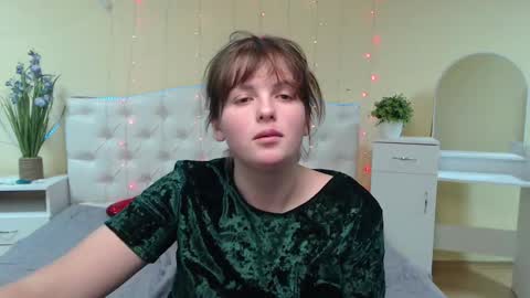 Snapshot of staceylex chatting on February 4, 12:44 pm Stacey online show from February 4, 12:44 pm