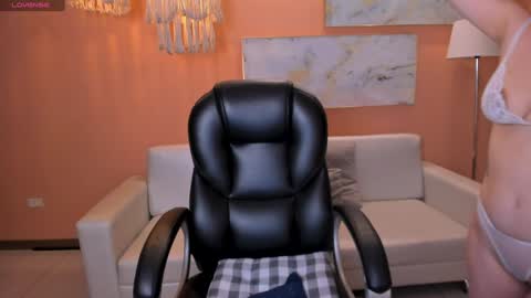 Stacy Woods online show from December 19, 4:57 pm