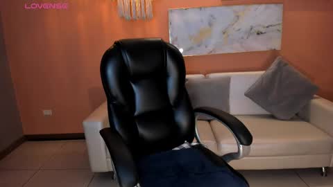 Stacy Woods online show from February 19, 5:16 pm