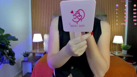 Stacy Woods online show from October 21, 1:34 pm