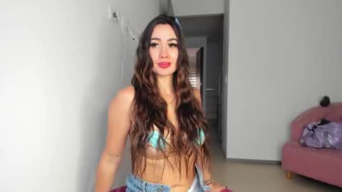 Snapshot of stacy_malibu1 chatting on December 13, 10:37 pm TWstacymalibu110 online show from December 13, 10:37 pm