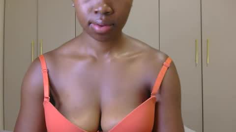stacy_queenl online show from January 19, 1:37 pm