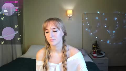 Stacy Mon Tue Wed Thu Fri Sun GMT GMT 3 1000am - 0400pm  online show from December 19, 11:29 am