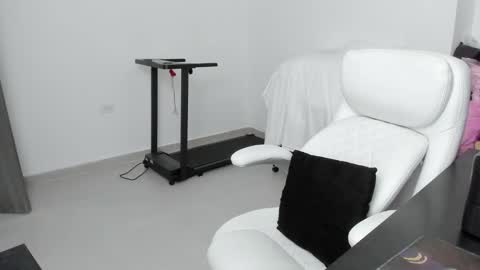 Zulma Yisset online show from November 6, 2:23 am