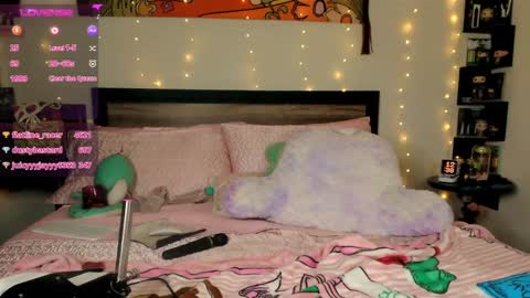 Snapshot of stacycakesxo chatting on February 8, 9:24 am StacyCakes online show from February 8, 9:24 am