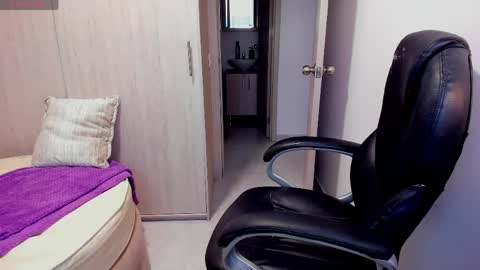 Stacy Conner online show from April 14, 10:49 pm