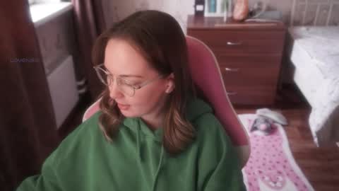 Snapshot of star_shopping chatting on November 5, 6:35 am Alice online show from November 5, 6:35 am