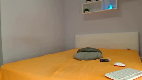 Snapshot of starfoxxxy1 chatting on January 27, 10:49 am Your fav Misteress and lover online show from January 27, 10:49 am