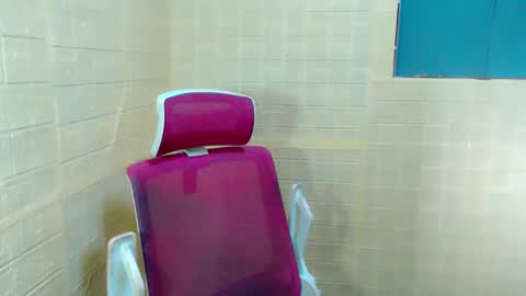 Snapshot of starfuckyut chatting on November 8, 3:07 am juicyFoxCocky online show from November 8, 3:07 am