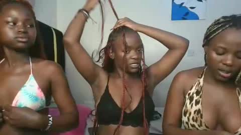 lia online show from February 4, 6:47 pm