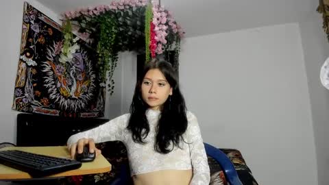 Snapshot of starmoonly chatting on February 22, 3:34 am starmoonly online show from February 22, 3:34 am