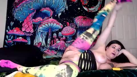 Snapshot of starvega1313 chatting on December 27, 11:10 pm Star Vega online show from December 27, 11:10 pm