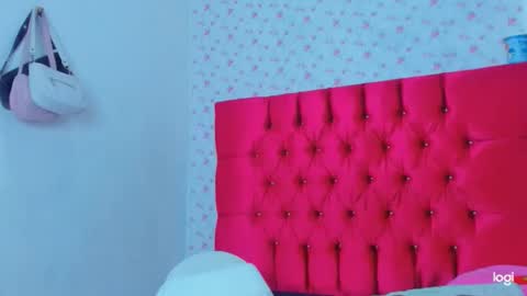 stassiebell online show from December 22, 5:48 am