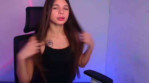 Snapshot of stasy_milk chatting on December 4, 6:44 am Stasy online show from December 4, 6:44 am