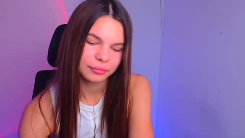 Snapshot of stasy_milk chatting on December 7, 6:48 pm Stasy online show from December 7, 6:48 pm