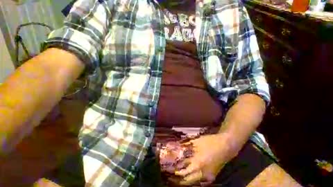 Snapshot of staysolid chatting on November 5, 8:20 pm staysolid online show from November 5, 8:20 pm