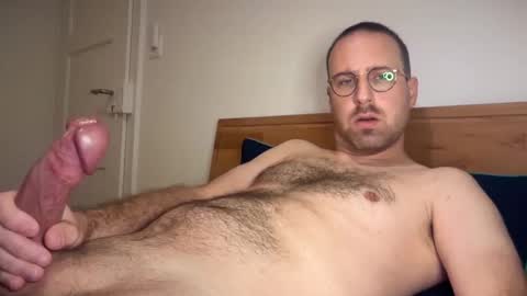 Snapshot of steady_shot chatting on September 22, 10:17 am steady_shot online show from September 22, 10:17 am