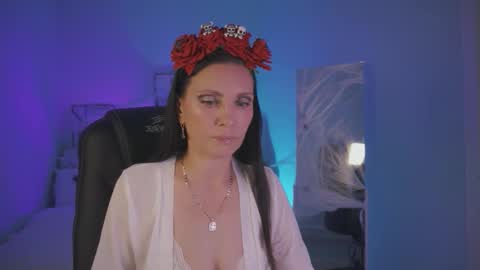 Snapshot of steaflers_mom chatting on October 17, 7:44 am steaflers_mom online show from October 17, 7:44 am
