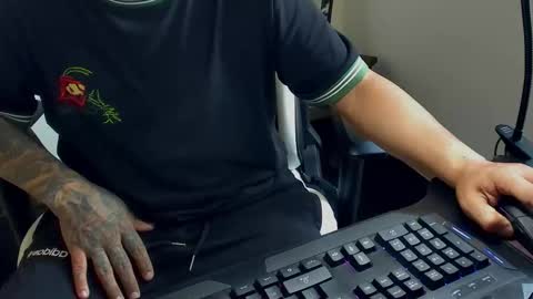 Snapshot of stebankechimba chatting on October 19, 5:35 pm Stebankechimba online show from October 19, 5:35 pm