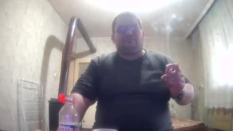 Snapshot of stefan90pt chatting on December 17, 1:06 pm Stefan online show from December 17, 1:06 pm