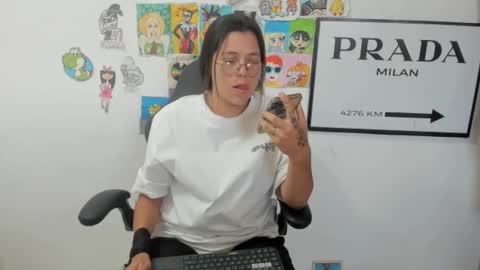 Snapshot of stefan_litleee chatting on January 23, 10:01 pm julieth-cancer online show from January 23, 10:01 pm