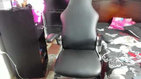 Snapshot of stefan_litleee chatting on December 4, 7:33 pm julieth-cancer online show from December 4, 7:33 pm