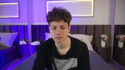 Esrefan online show from April 10, 7:29 pm