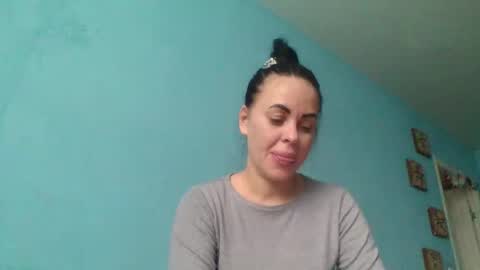 Snapshot of stefaniyax chatting on October 19, 9:10 am stefaniyax online show from October 19, 9:10 am