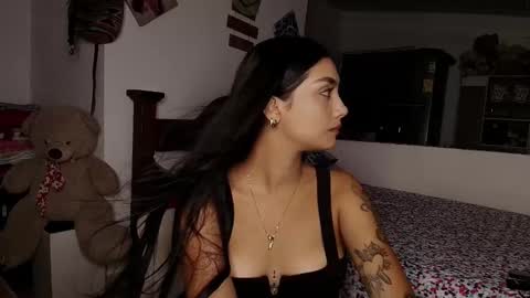 Im MiaIts my first day here  online show from September 16, 11:06 pm