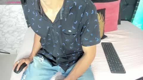 Snapshot of stefany_pablo1 chatting on January 8, 12:15 pm stefany_pablo1 online show from January 8, 12:15 pm